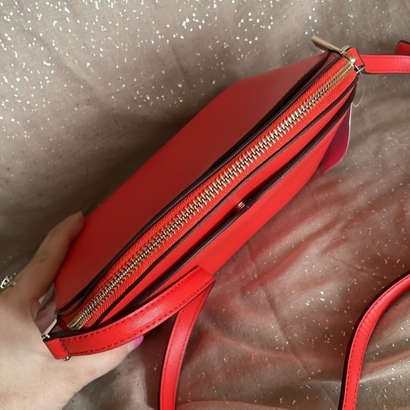 Brand New Kate Spade Genuine Saffiano Leather Zippered Dome Crossbody Purse - Picture 5 of 16